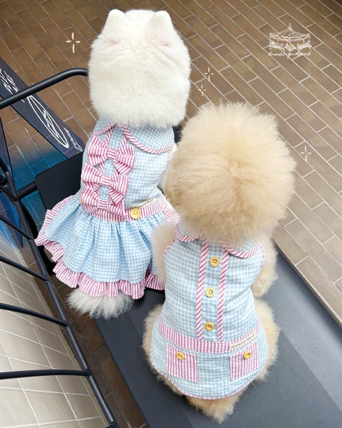 Hampton Holiday Couple